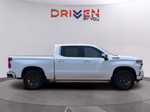 Used 2022 Chevrolet Silverado 1500 High Country w/ Safety Package II AWD/4WD image 6