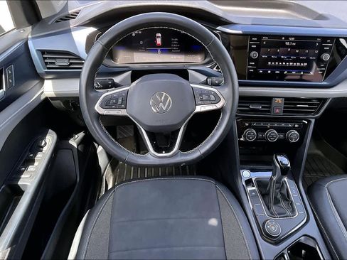 Used 2024 Volkswagen Taos SE AWD/4WD image 6