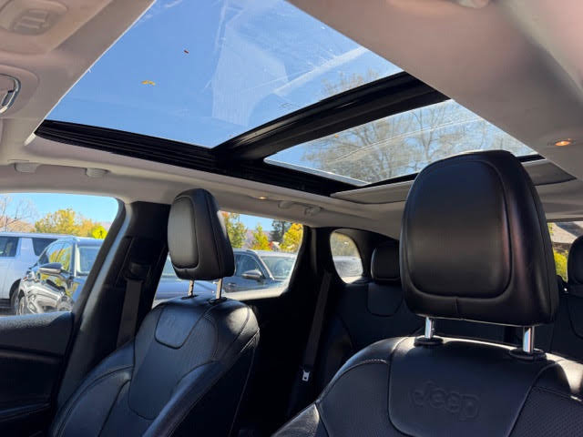 Used 2020 Jeep Cherokee Limited AWD/4WD image 11