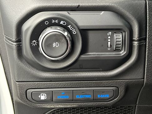 Used 2024 Jeep Wrangler Unlimited Sahara AWD/4WD image 41