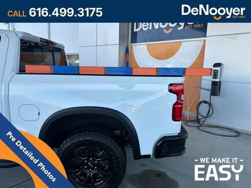 Used 2023 Chevrolet Silverado 1500 ZR2 w/ Technology Package image 17