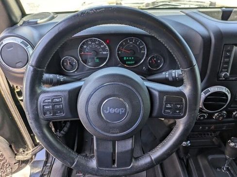 Used 2015 Jeep Wrangler Unlimited Sahara w/ Connectivity Group image 19