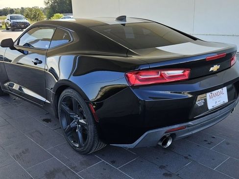 Used 2018 Chevrolet Camaro LT image 8