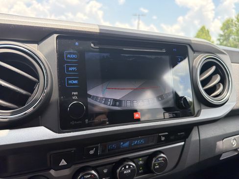 Used 2019 Toyota Tacoma TRD Off-Road AWD/4WD image 6