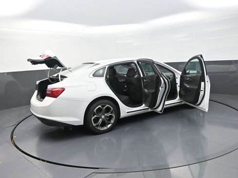 Used 2023 Chevrolet Malibu LT image 37