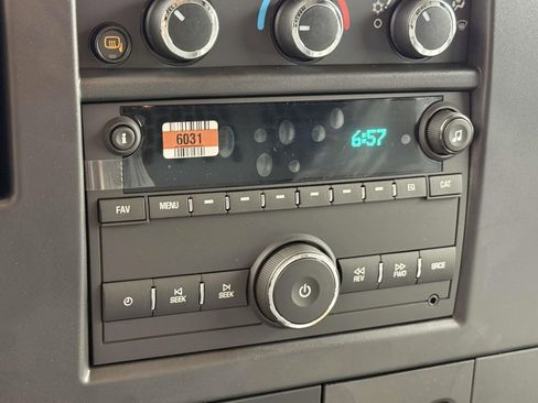 New 2025 Chevrolet Express 3500 Extended image 9