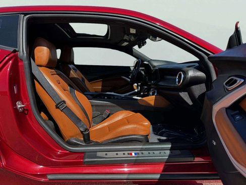 Used 2019 Chevrolet Camaro SS image 32