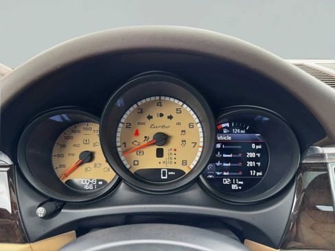 Used 2017 Porsche Macan Turbo image 23