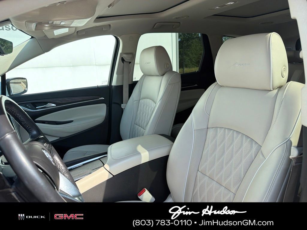 Used 2023 Buick Enclave Avenir w/ Avenir Technology Package AWD/4WD image 9