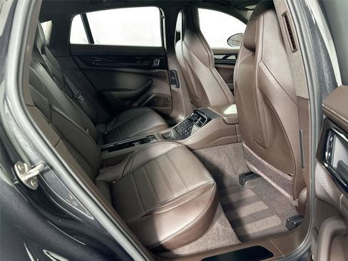 Certified 2025 Porsche Panamera 4 AWD/4WD image 28