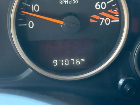 Used 2016 Jeep Wrangler Unlimited Sahara image 31