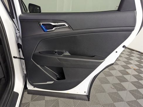 New 2026 Kia Sportage LX image 30