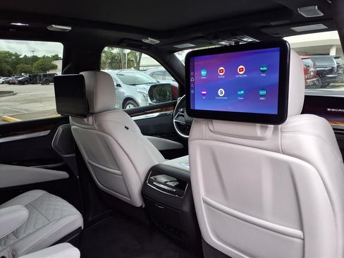 Used 2026 Cadillac Escalade Platinum Sport w/ LPO, ONYX Package AWD/4WD image 13
