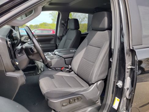 Used 2023 Chevrolet Silverado 1500 LT w/ Protection Package AWD/4WD image 2
