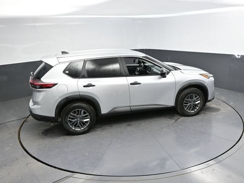 Used 2024 Nissan Rogue S FWD image 35