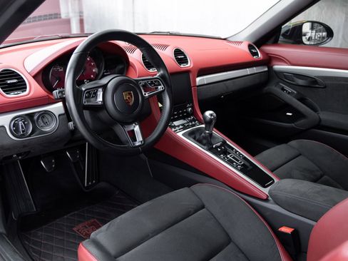 Certified 2021 Porsche 718 Boxster Spyder RWD image 4