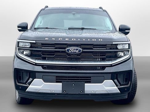 Used 2026 Ford Expedition Max Platinum w/ Driver's Package AWD/4WD image 3