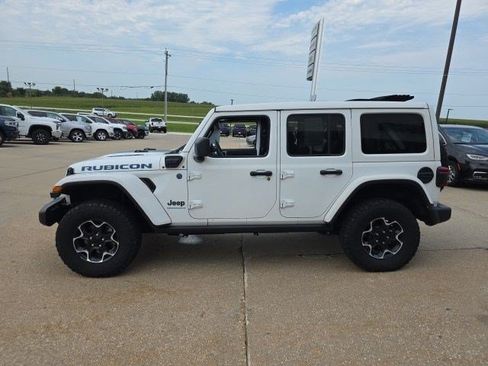 Used 2023 Jeep Wrangler Unlimited Rubicon 4xe w/ Cold Weather Group AWD/4WD image 5