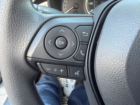 Used 2022 Toyota Corolla LE FWD image 18