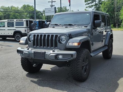 Used 2021 Jeep Wrangler Unlimited Sahara AWD/4WD image 4