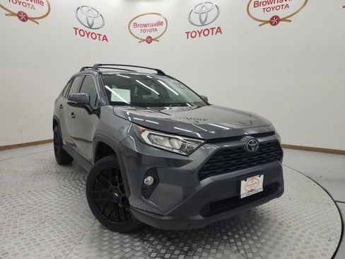 Used 2021 Toyota RAV4 XLE FWD image 1
