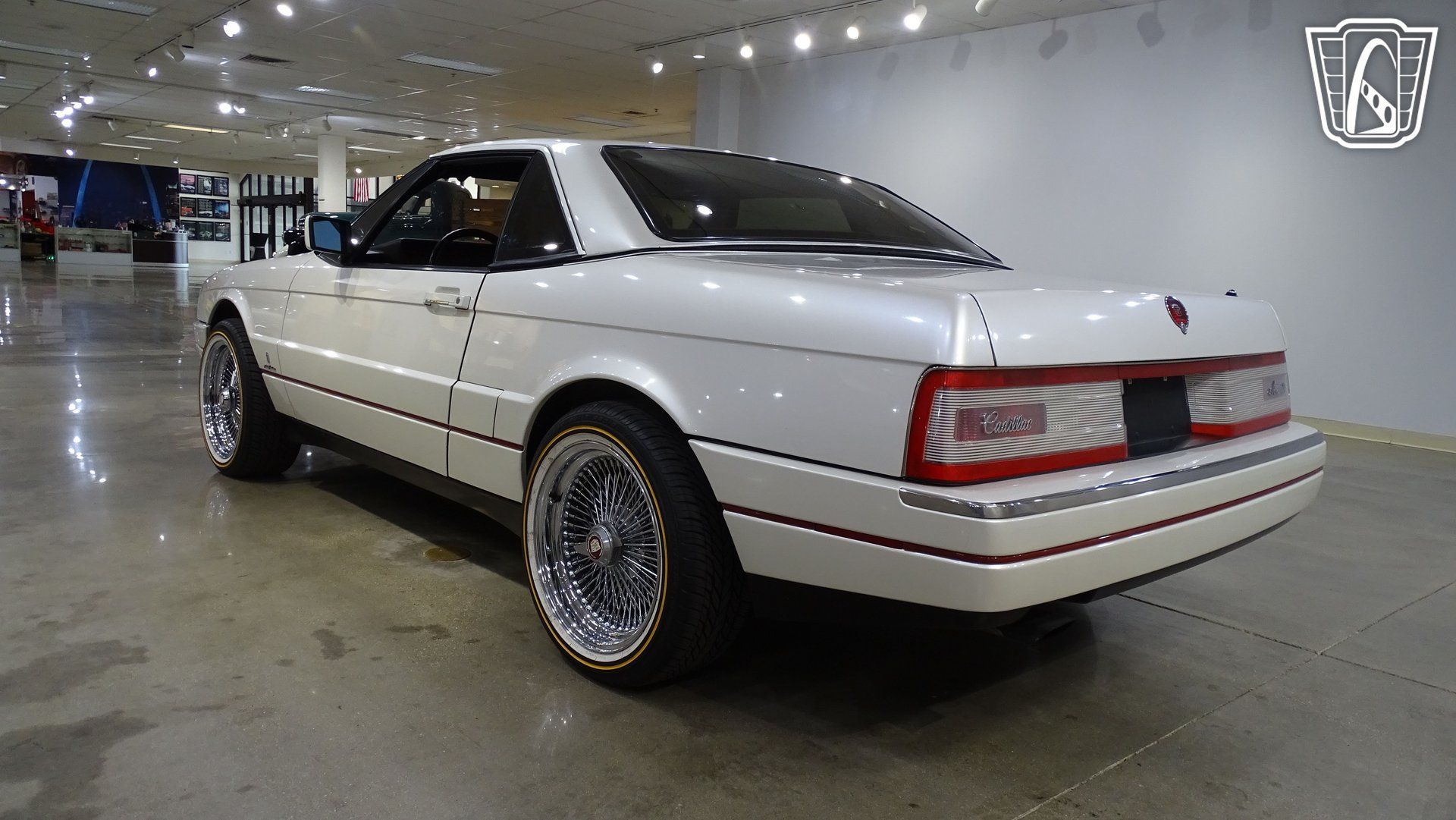 Used 1991 Cadillac Allante FWD image 9