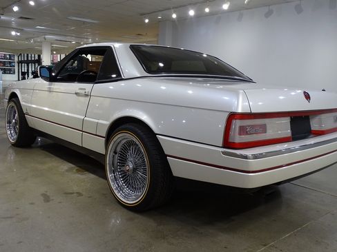 Used 1991 Cadillac Allante FWD image 9