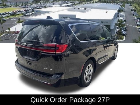 Used 2023 Chrysler Pacifica Limited FWD image 3