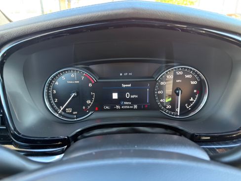 Used 2024 Cadillac XT6 Premium Luxury image 33