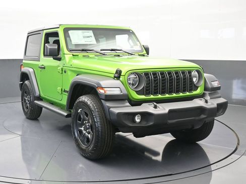 Used 2025 Jeep Wrangler Sport image 9