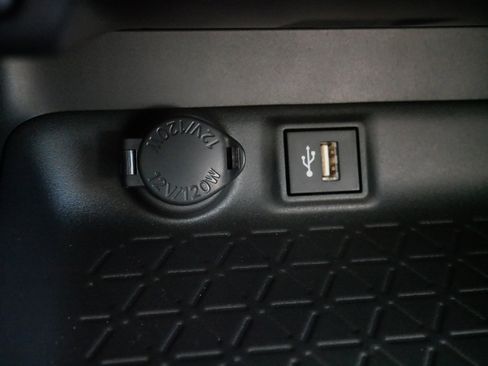 Certified 2025 Toyota RAV4 LE image 29