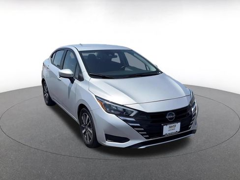 Used 2025 Nissan Versa SV FWD image 3