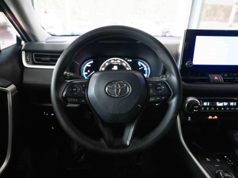 Used 2023 Toyota RAV4 XLE image 21