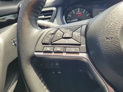 Used 2021 Nissan Rogue Sport SV w/ Technology Package FWD image 23