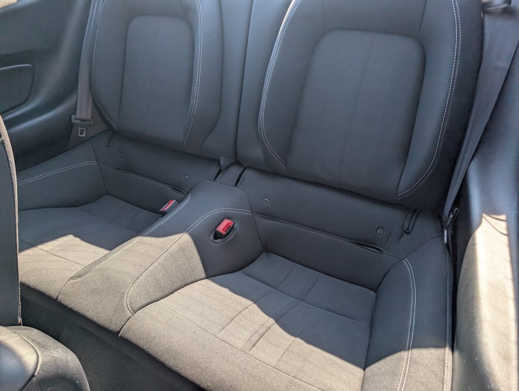 Used 2018 Ford Mustang Coupe RWD image 9