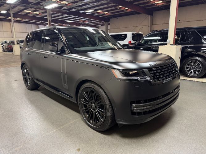Used 2025 Land Rover Range Rover SE AWD/4WD image 6