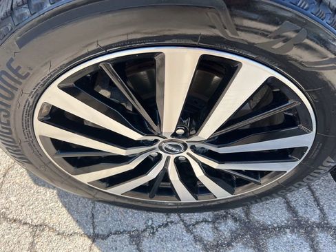 Certified 2024 Nissan Pathfinder Platinum image 46