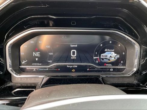 Used 2025 GMC Sierra 1500 SLT image 10