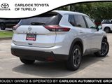 Used 2025 Nissan Rogue SV image 3