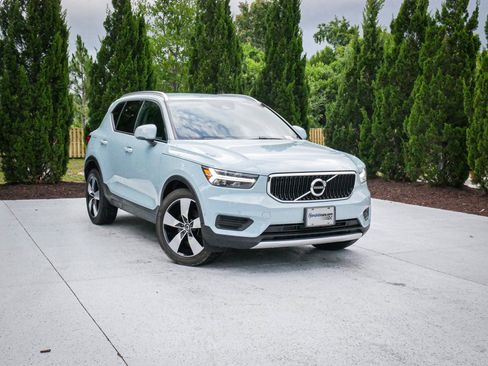 Used 2019 Volvo XC40 T5 Momentum AWD/4WD image 2