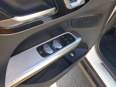 Certified 2025 Mercedes-Benz GLC 300 image 20