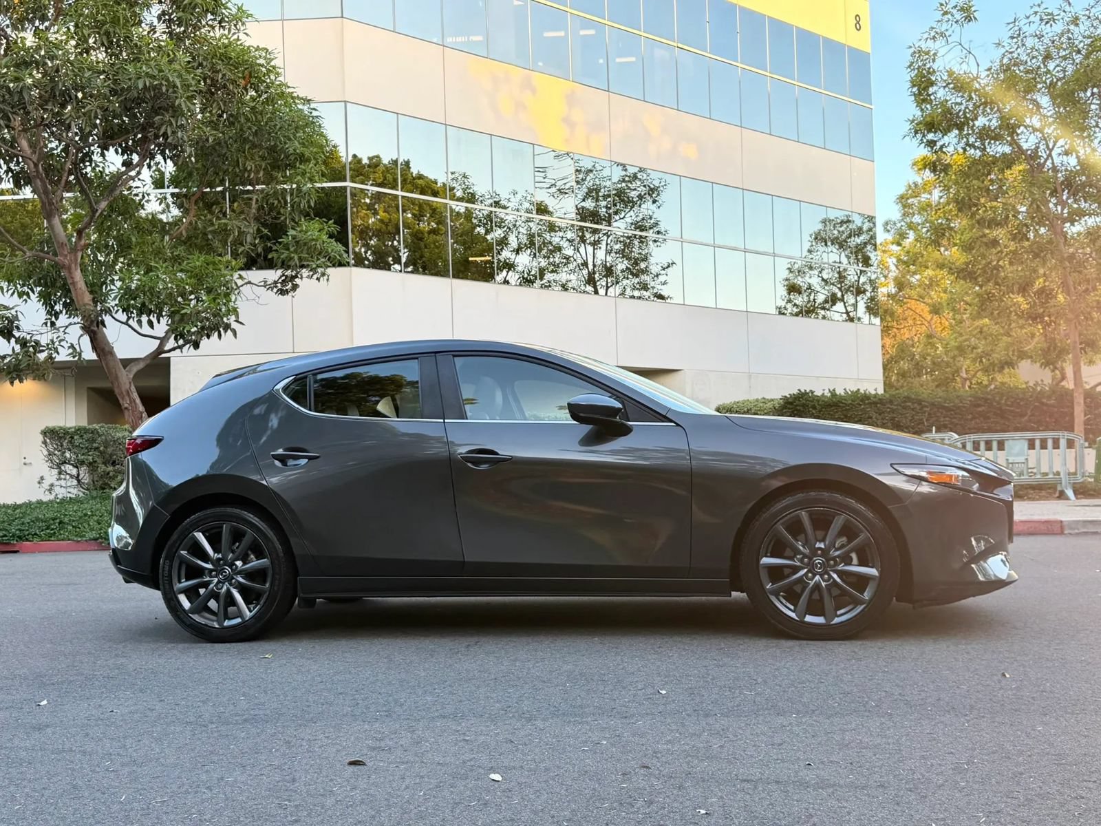 Used 2021 MAZDA MAZDA3 s AWD/4WD image 3