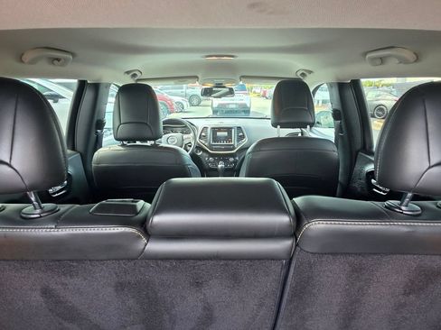 Used 2016 Jeep Cherokee Limited AWD/4WD image 11