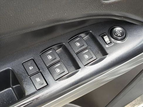 Used 2017 Chevrolet Colorado LT image 10