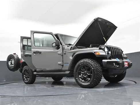 Used 2023 Jeep Wrangler Unlimited w/ Sun & Screen Package AWD/4WD image 45