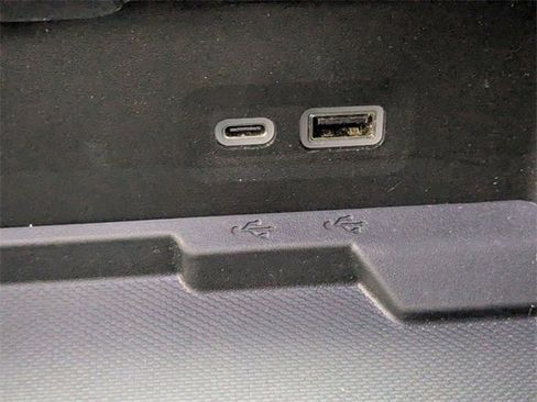 Certified 2025 GMC Yukon Denali image 23