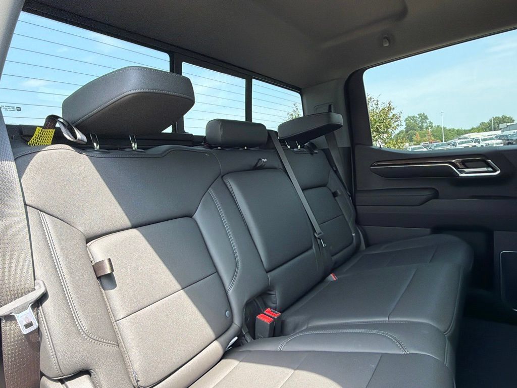 Used 2023 Chevrolet Silverado 1500 LT Trail Boss w/ Convenience Package II AWD/4WD image 34