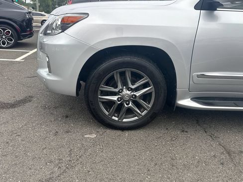 Used 2014 Lexus LX 570 4WD image 26