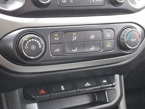 Used 2020 Chevrolet Colorado LT AWD/4WD image 15