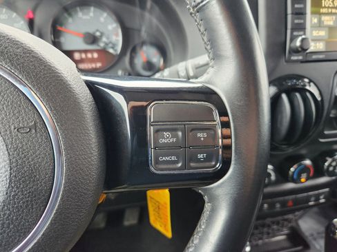 Used 2017 Jeep Wrangler Unlimited Sahara AWD/4WD image 36